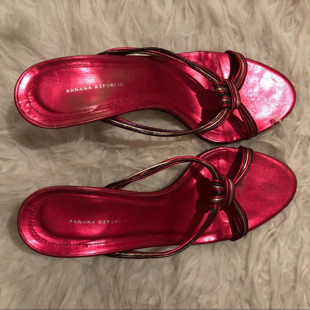 SOLD 🎉 Banana republic sandals 🎉